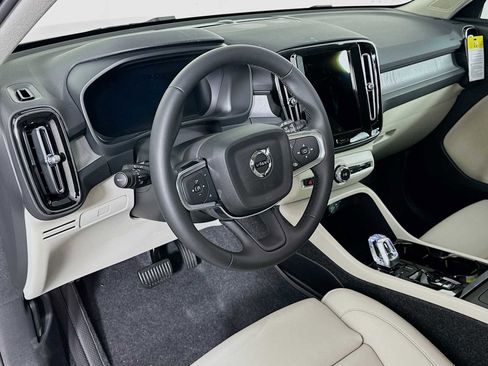 New 2026 Volvo XC40 B5 Plus w/ Protection Package Premier AWD/4WD image 9