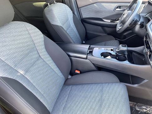 Certified 2023 Nissan Rogue SV FWD image 10