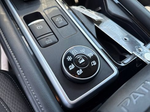 Used 2025 Nissan Pathfinder SV AWD/4WD image 28