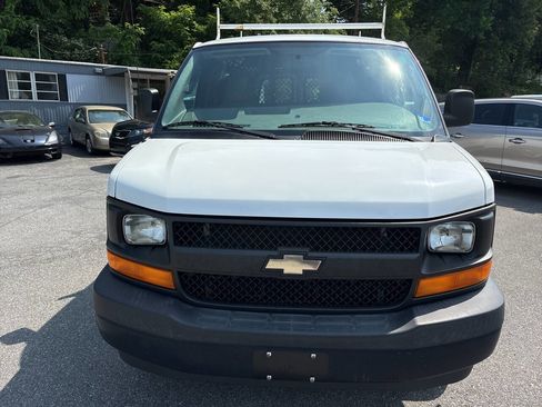 Used 2017 Chevrolet Express 2500 RWD image 11
