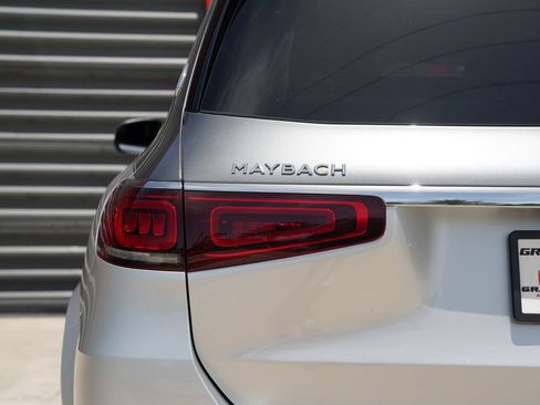 Used 2021 Mercedes-Benz Maybach GLS 600 4MATIC image 12