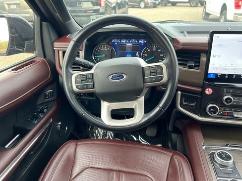 Used 2023 Ford Expedition Max Limited image 14
