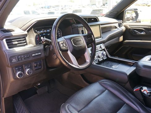 Used 2021 GMC Yukon Denali w/ Denali Ultimate Package AWD/4WD image 14