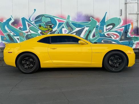 Used 2012 Chevrolet Camaro LS RWD image 2
