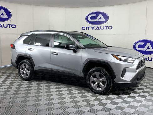 Used 2024 Toyota RAV4 LE AWD/4WD image 1