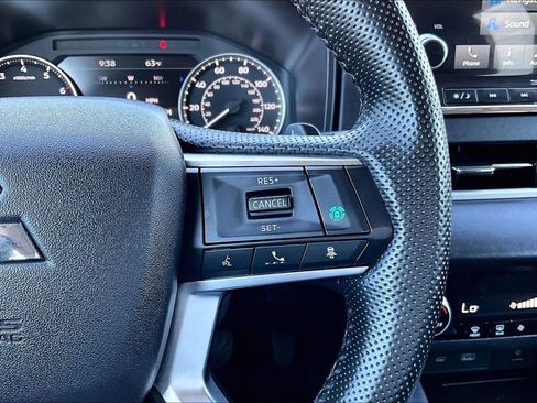 Used 2024 Mitsubishi Outlander SE AWD/4WD image 19