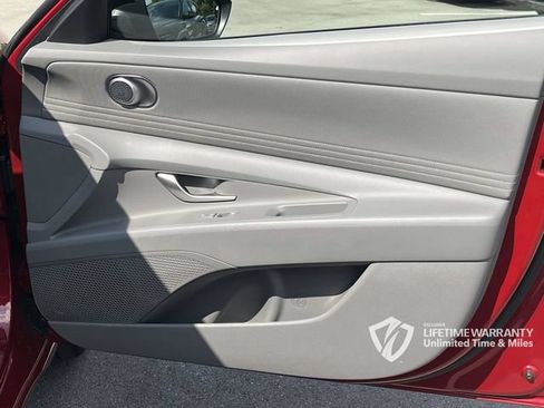 Certified 2025 Hyundai Elantra SEL FWD image 28