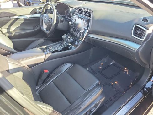 Used 2023 Nissan Maxima SV w/ Floor Mat Group FWD image 17
