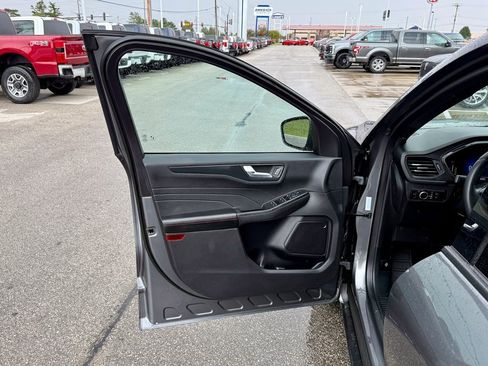 Certified 2023 Ford Escape ST-Line image 12