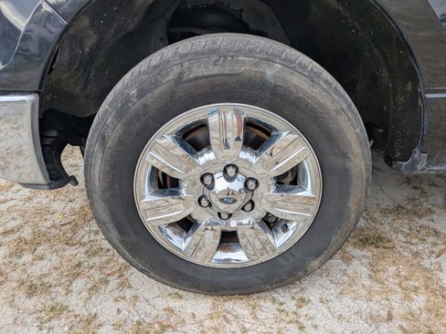 Used 2011 Ford F150 XLT w/ XLT Chrome Pkg image 11