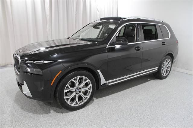Used 2026 BMW X7 xDrive40i AWD/4WD image 3