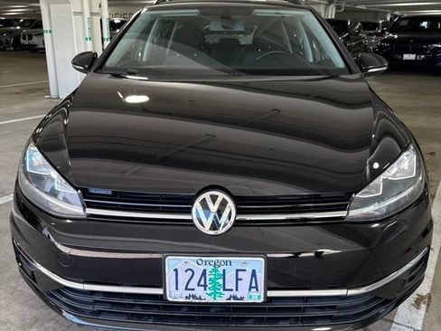Used 2018 Volkswagen Golf S AWD/4WD image 2