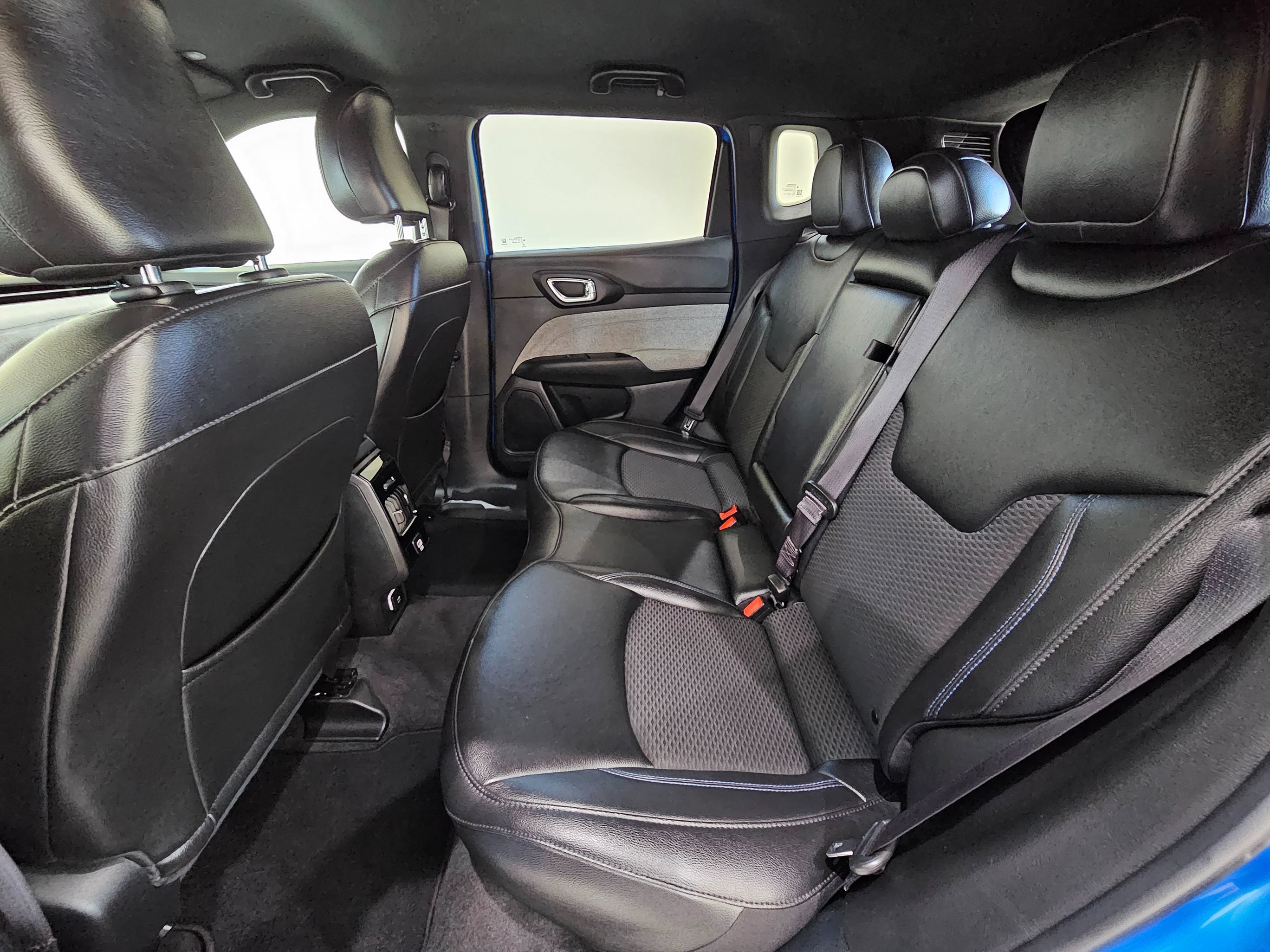Used 2024 Jeep Compass Latitude AWD/4WD image 22