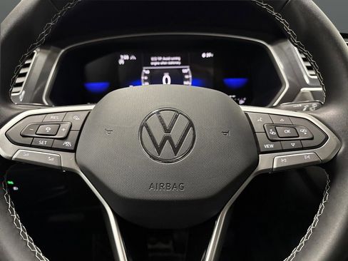 Used 2023 Volkswagen Tiguan SE image 15