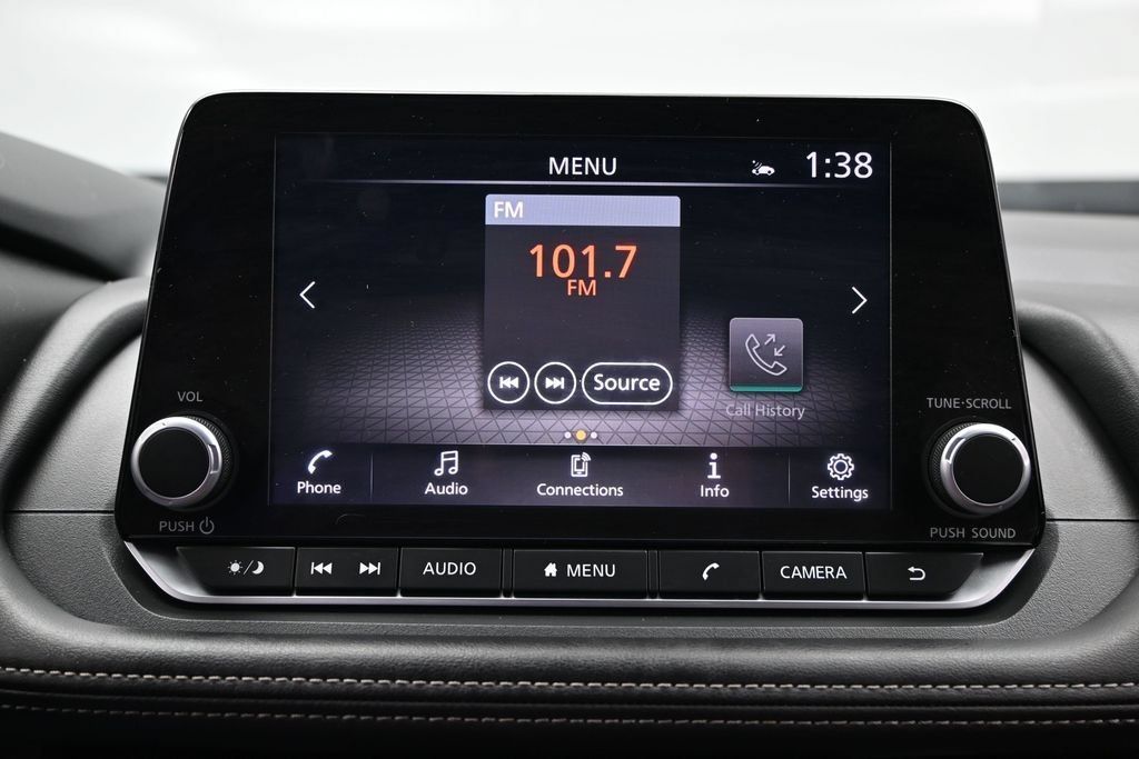 Used 2025 Nissan Rogue SV AWD/4WD image 27