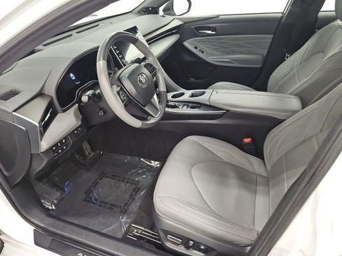 Used 2019 Toyota Avalon Limited image 14