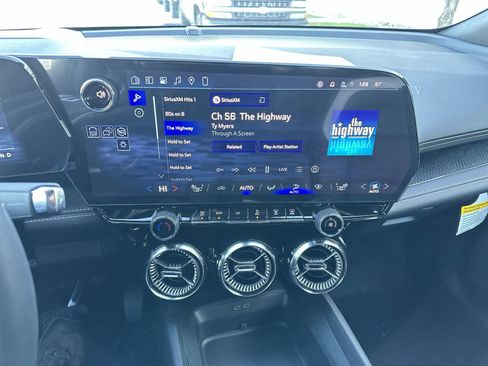 New 2026 Chevrolet Blazer EV LT AWD/4WD image 11