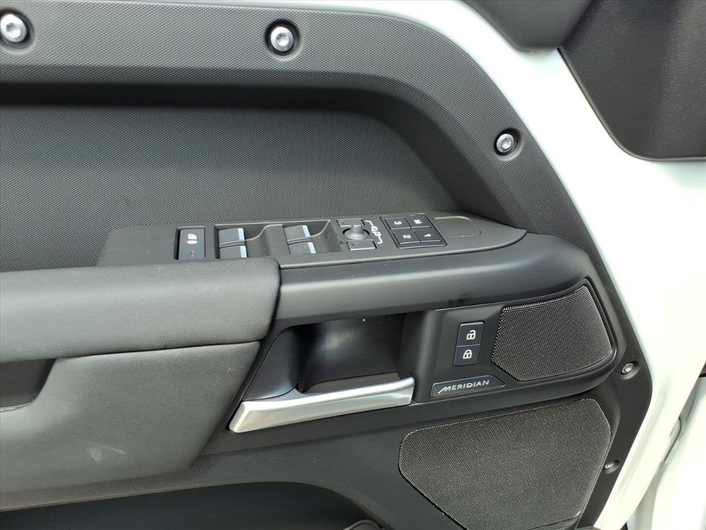 Used 2026 Land Rover Defender 110 S AWD/4WD image 13