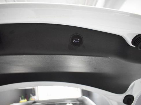Used 2023 Tesla Model 3 Performance image 31