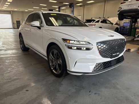New 2024 Genesis Electrified GV70 Advanced image 23