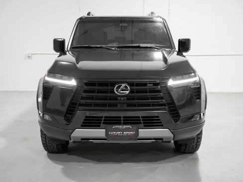 Used 2024 Lexus GX 550 image 5