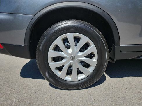 Used 2018 Nissan Rogue S FWD image 9