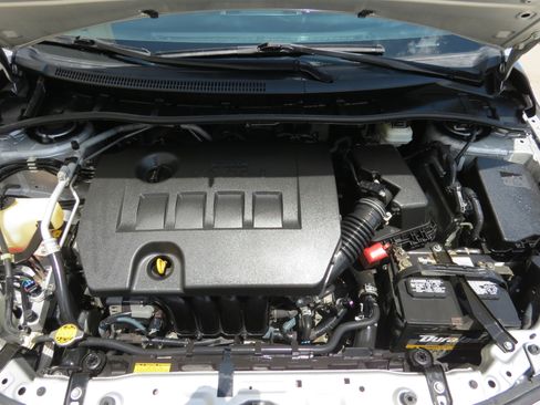 Used 2013 Toyota Corolla LE FWD image 10