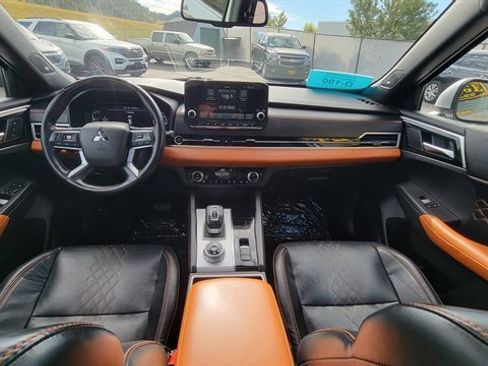 Used 2022 Mitsubishi Outlander SEL image 12