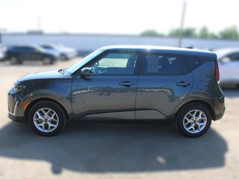 Used 2025 Kia Soul LX w/ LX Technology Package image 13