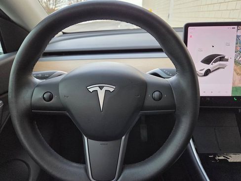 Used 2020 Tesla Model Y Long Range image 27