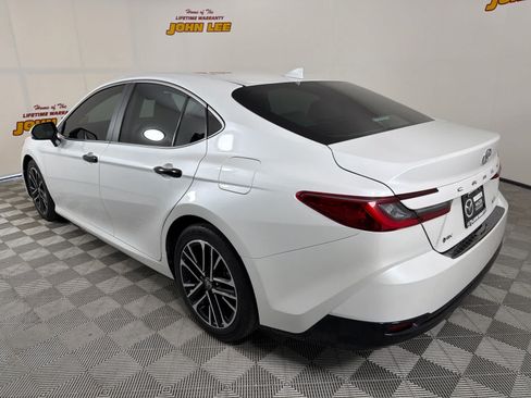 Used 2025 Toyota Camry XLE FWD image 3