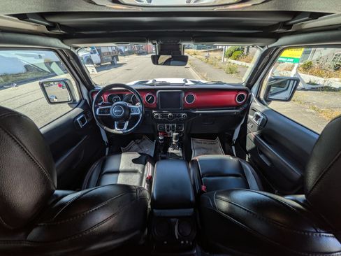 Used 2021 Jeep Wrangler Unlimited Rubicon w/ Uconnect 4C Nav & Sound Group AWD/4WD image 9