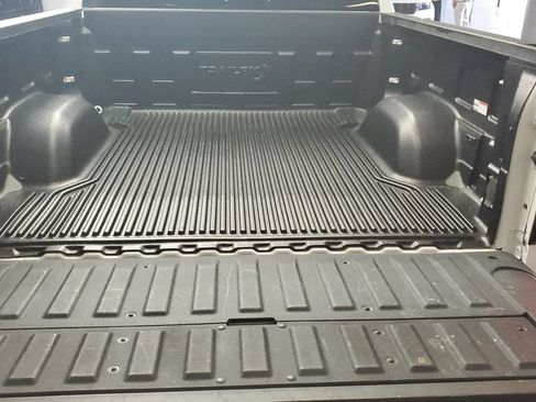 Used 2025 GMC Sierra 1500 SLT RWD image 10