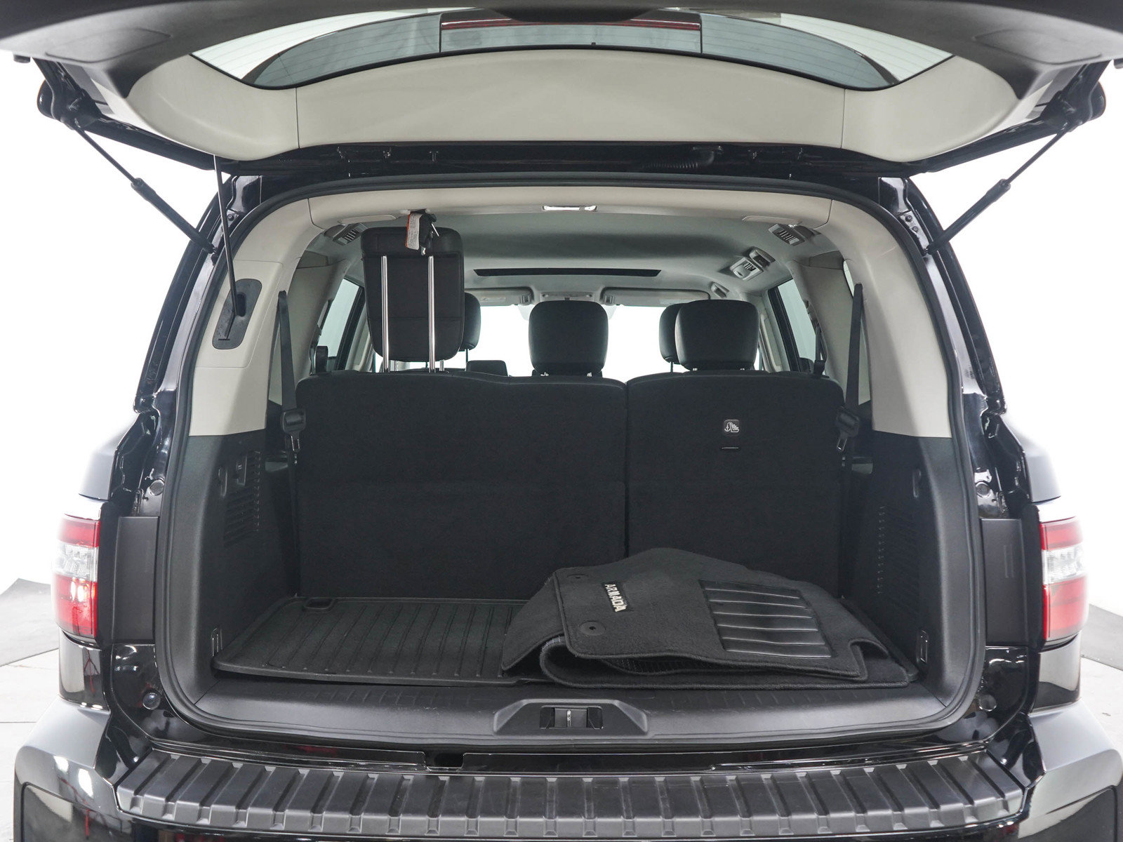 Used 2023 Nissan Armada SL w/ Cargo Package AWD/4WD image 18