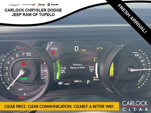 Used 2025 Jeep Wrangler Unlimited Sahara AWD/4WD image 15
