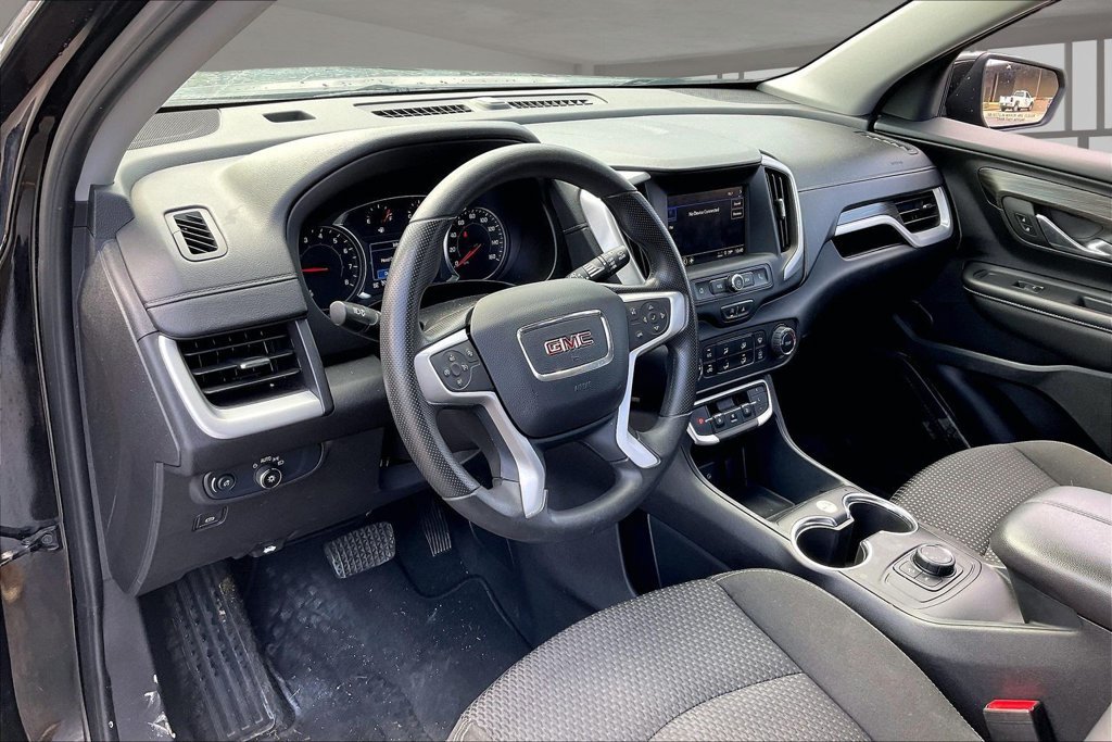 Used 2024 GMC Terrain SLE AWD/4WD image 13