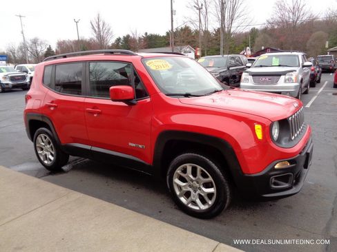 Used 2018 Jeep Renegade Latitude image 2