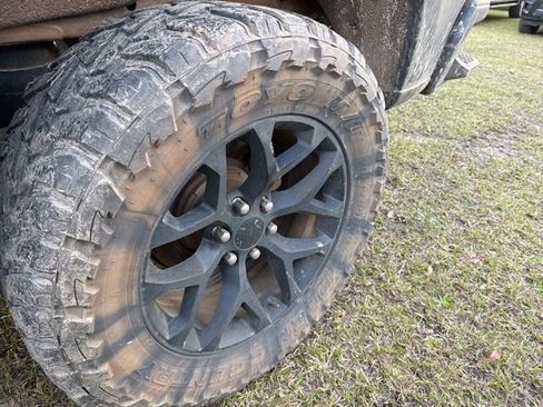 Used 2021 Chevrolet Silverado 1500 LT Trail Boss w/ Convenience Package II image 13