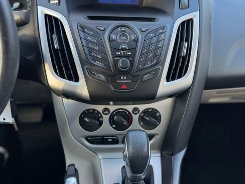 Used 2014 Ford Focus SE w/ SE Winter Package image 15