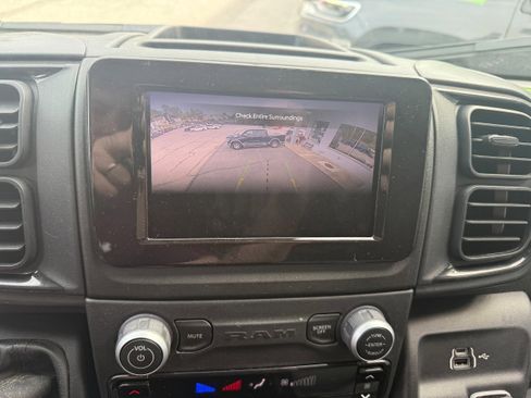 Used 2025 RAM ProMaster 2500 w/ Convenience Group image 24