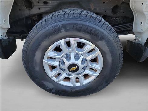 Used 2021 Chevrolet Silverado 2500 LT w/ Fleet Comfort Package AWD/4WD image 12