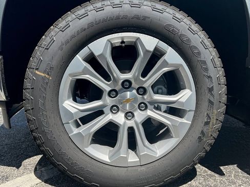 New 2026 Chevrolet Silverado 1500 LTZ w/ LTZ Premium Package AWD/4WD image 16