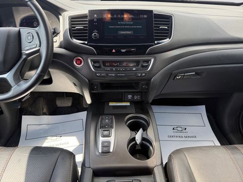 Used 2023 Honda Passport TrailSport image 11