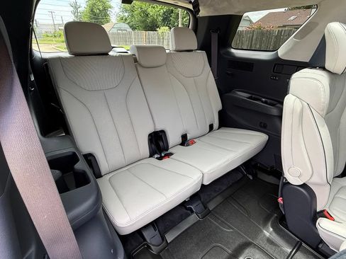 Used 2025 Hyundai Palisade Calligraphy AWD/4WD image 12