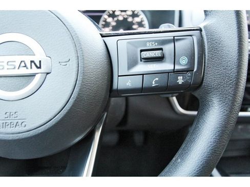 Used 2021 Nissan Rogue SV FWD image 16