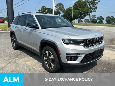 Used 2024 Jeep Grand Cherokee Limited 4xe AWD/4WD image 3