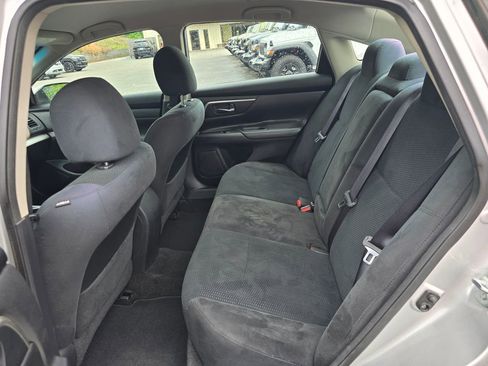 Used 2015 Nissan Altima 2.5 SV FWD image 10