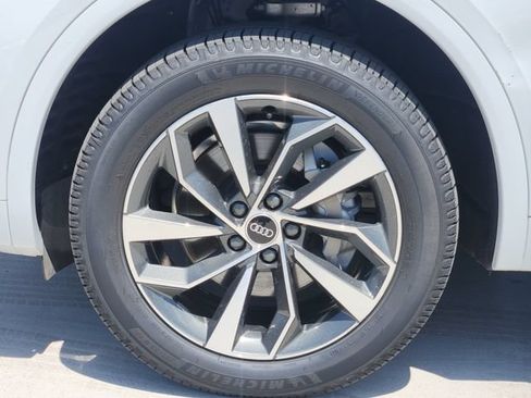 Used 2021 Audi Q5 2.0T Premium w/ Convenience Package AWD/4WD image 7