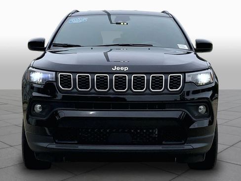 Used 2024 Jeep Compass Latitude AWD/4WD image 4