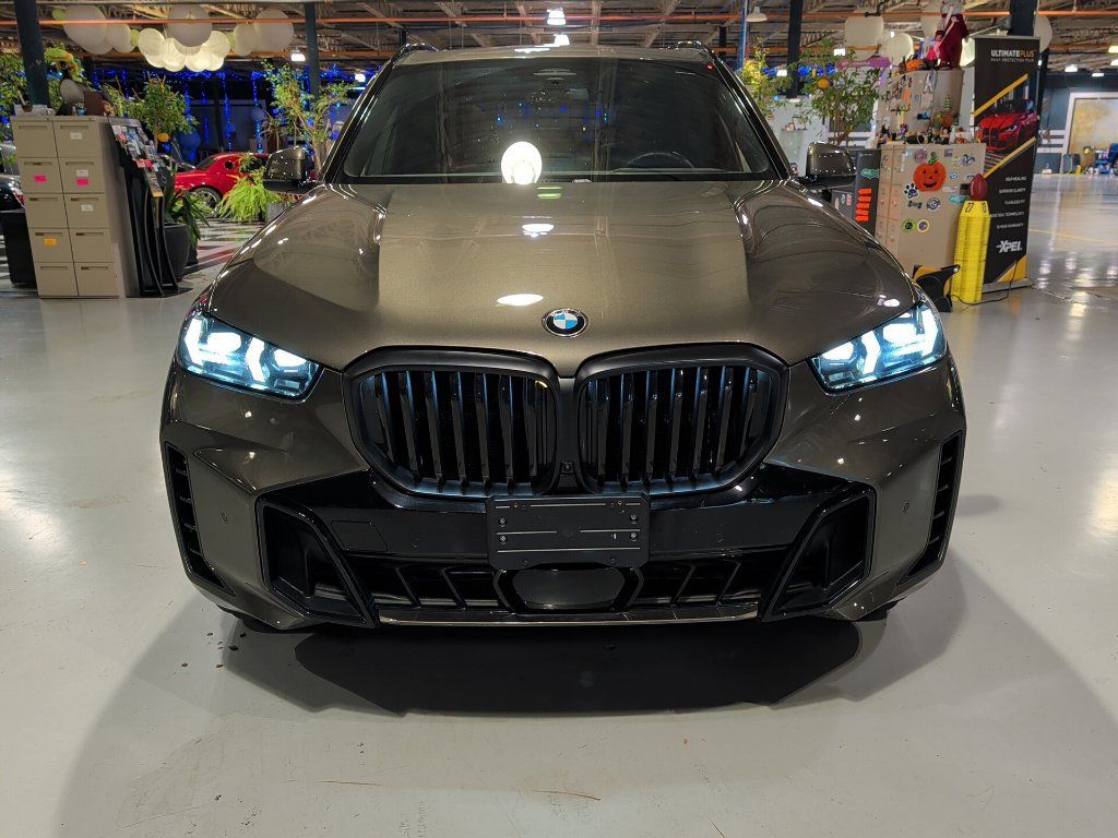 Certified 2026 BMW X5 xDrive40i w/ Executive Package AWD/4WD image 3